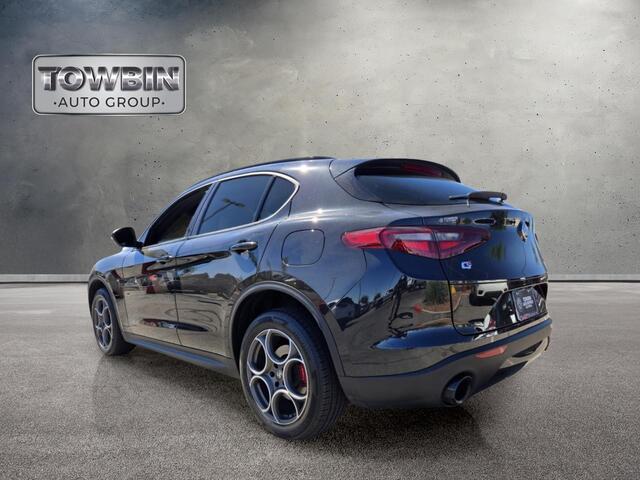 2023 Alfa Romeo Stelvio Sprint - Black Metallic exterior view 6