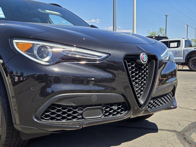 2023 Alfa Romeo Stelvio Sprint - Black Metallic exterior view 8