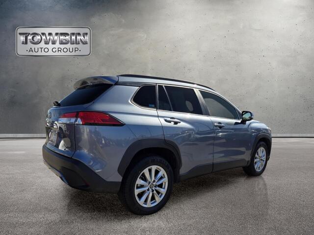 2022 Toyota Corolla Cross LE - Celestite exterior view 4