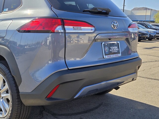 2022 Toyota Corolla Cross LE - Celestite exterior view 5