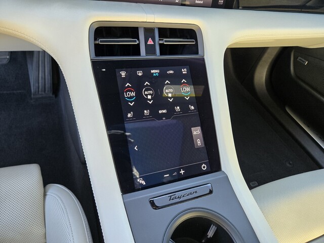 2021 Porsche Taycan 4S - White exterior view 20