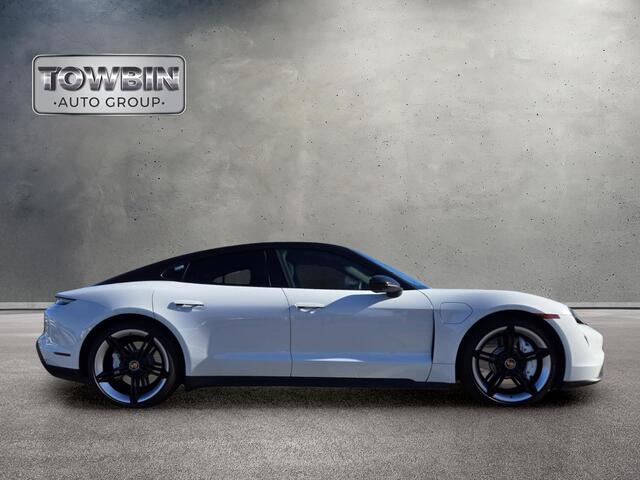 2021 Porsche Taycan 4S - White exterior view 3