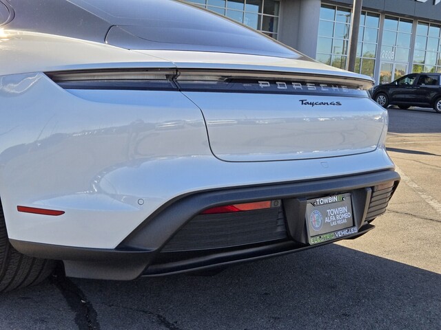 2021 Porsche Taycan 4S - White exterior view 5