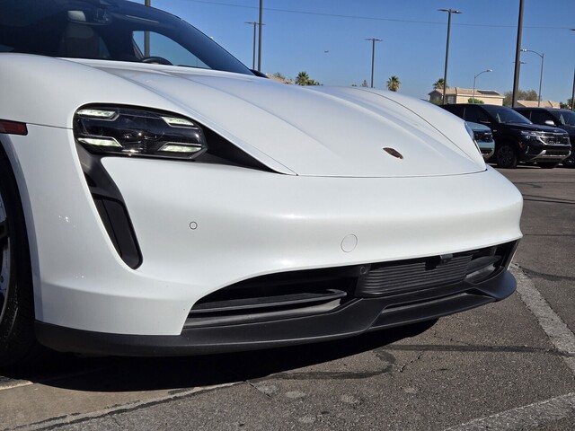 2021 Porsche Taycan 4S - White exterior view 8