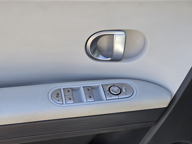 2024 Hyundai IONIQ 5 SEL - White exterior view 16