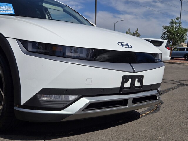 2024 Hyundai IONIQ 5 SEL - White exterior view 8