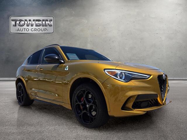 2022 Alfa Romeo Stelvio Quadrifoglio - Ocra Gt Tri-Coat exterior view 2