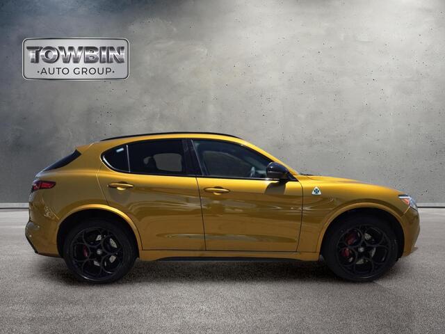 2022 Alfa Romeo Stelvio Quadrifoglio - Ocra Gt Tri-Coat exterior view 3