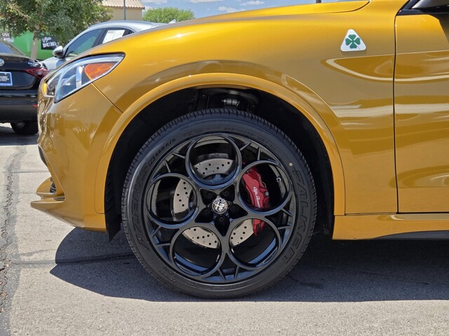 2022 Alfa Romeo Stelvio Quadrifoglio - Ocra Gt Tri-Coat exterior view 9
