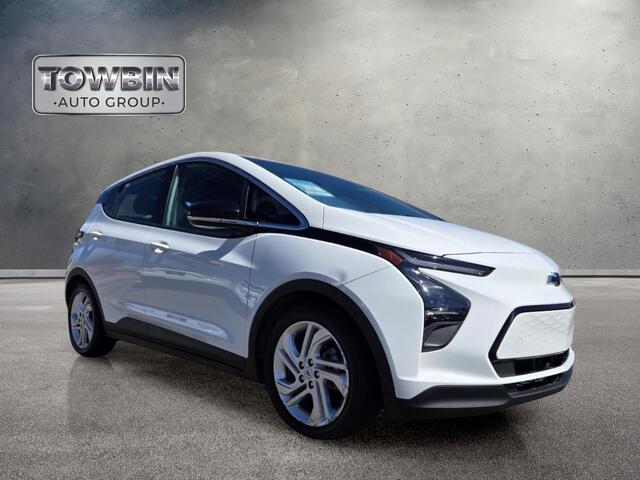 2023 Chevrolet Bolt EV 1LT - Summit White exterior view 2