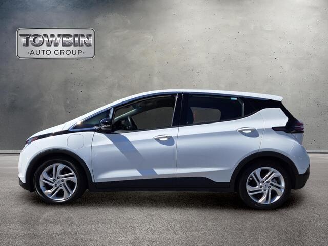 2023 Chevrolet Bolt EV 1LT - Summit White exterior view 7