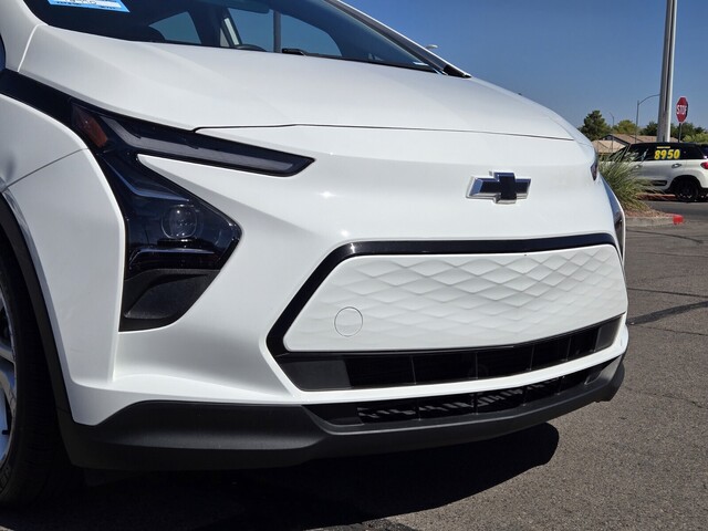 2023 Chevrolet Bolt EV 1LT - Summit White exterior view 8