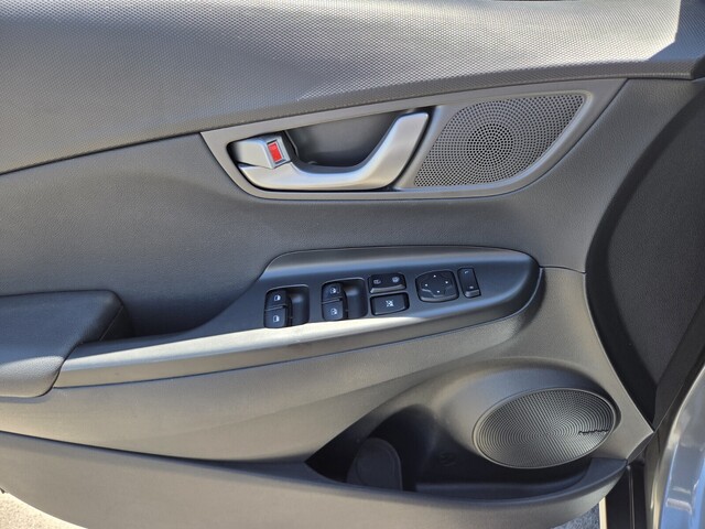 2021 Hyundai Kona Ultimate - Silver exterior view 18