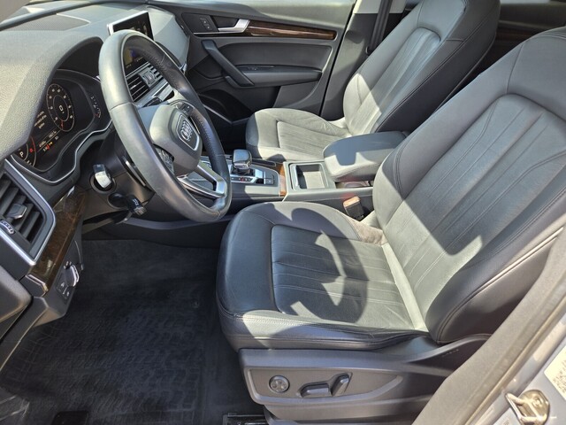 2018 Audi Q5 2.0T - Silver Metallic exterior view 10