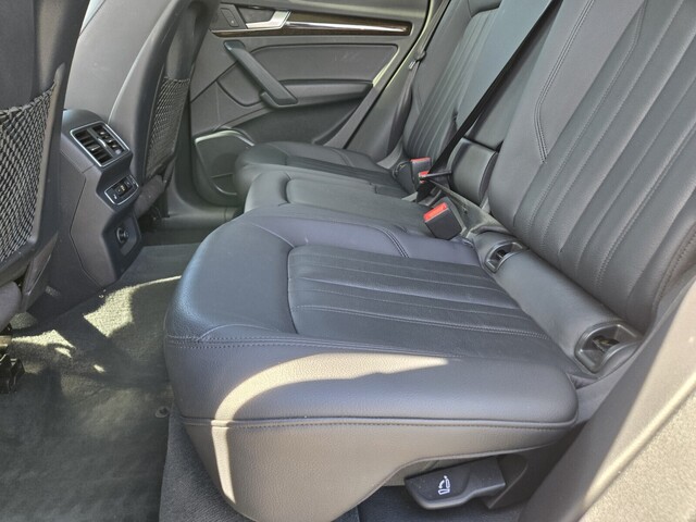 2018 Audi Q5 2.0T - Silver Metallic exterior view 11