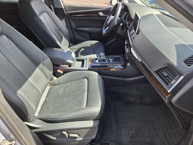 2018 Audi Q5 2.0T - Silver Metallic exterior view 15
