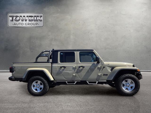 2020 Jeep Gladiator Sport - Gobi Clearcoat exterior view 3