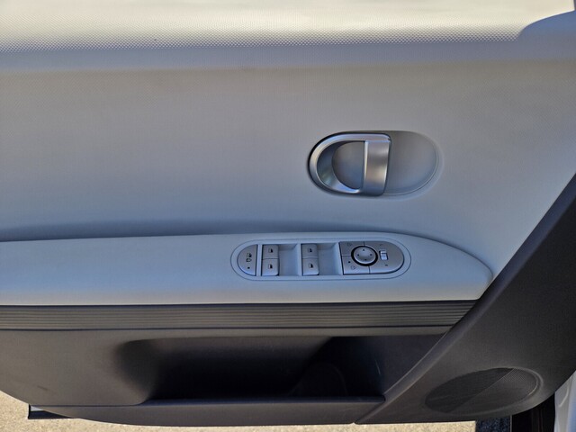 2023 Hyundai IONIQ 5 SE - White exterior view 17