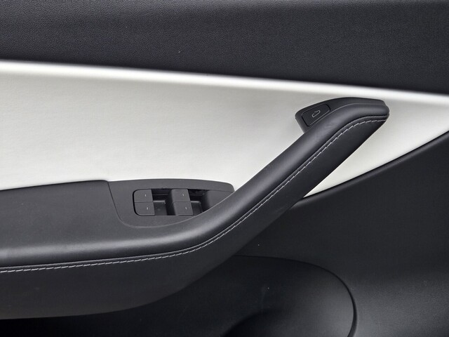 2021 Tesla Model Y Long Range - Pearl White Multi-Coat exterior view 17