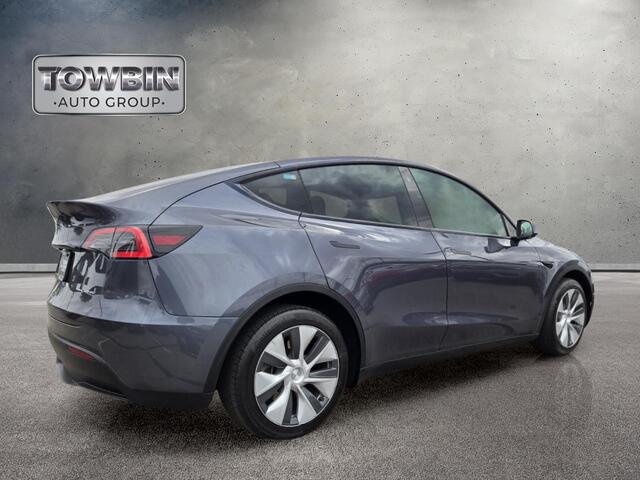 2023 Tesla Model Y Long Range - Midnight Silver Metallic exterior view 4