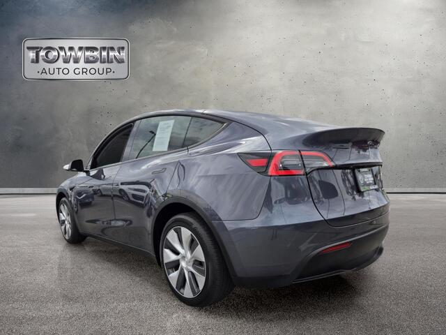 2023 Tesla Model Y Long Range - Midnight Silver Metallic exterior view 6