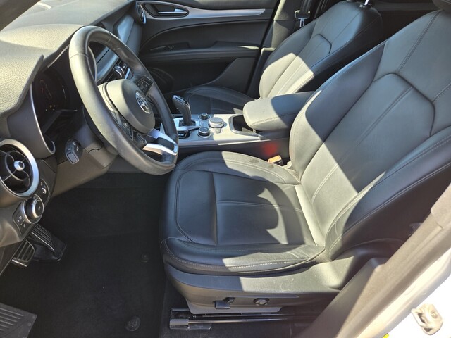 2024 Alfa Romeo Stelvio Ti - White exterior view 10