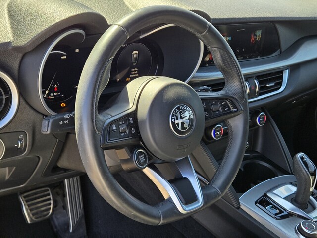 2024 Alfa Romeo Stelvio Ti - White exterior view 18