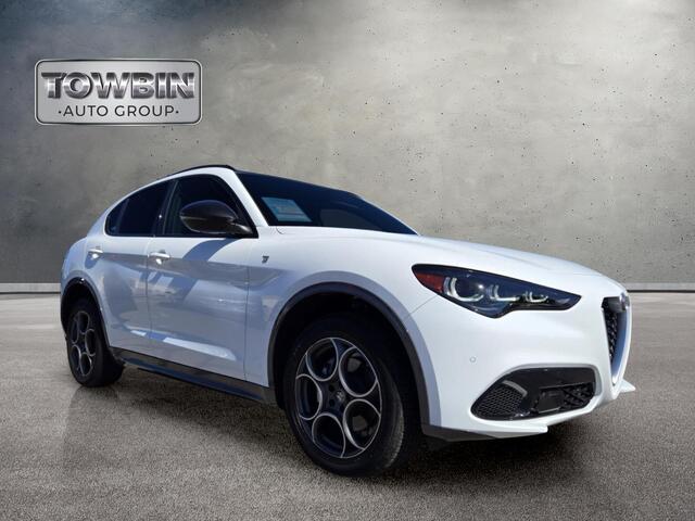 2024 Alfa Romeo Stelvio Ti - White exterior view 2