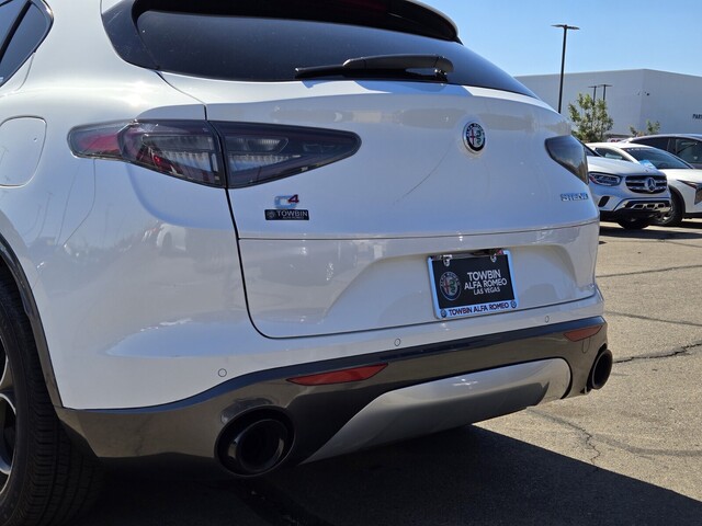 2024 Alfa Romeo Stelvio Ti - White exterior view 5