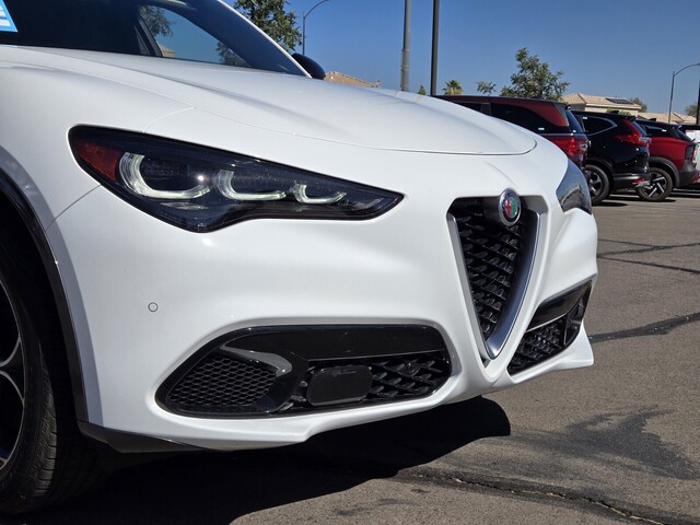 2024 Alfa Romeo Stelvio Ti - White exterior view 8
