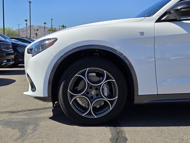 2024 Alfa Romeo Stelvio Ti - White exterior view 9