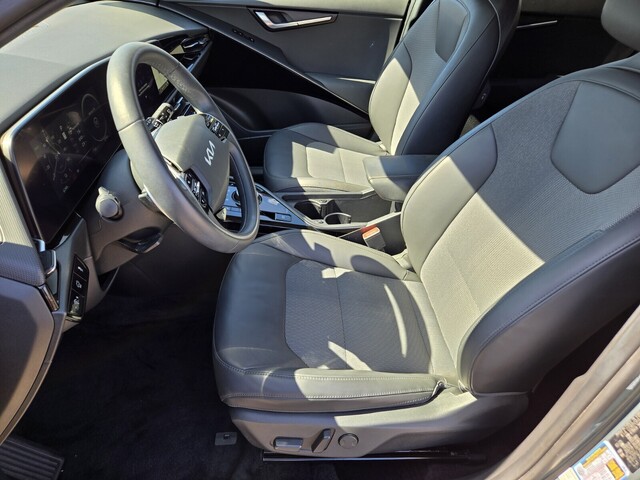 2023 Kia Niro EV Wind - Green exterior view 10