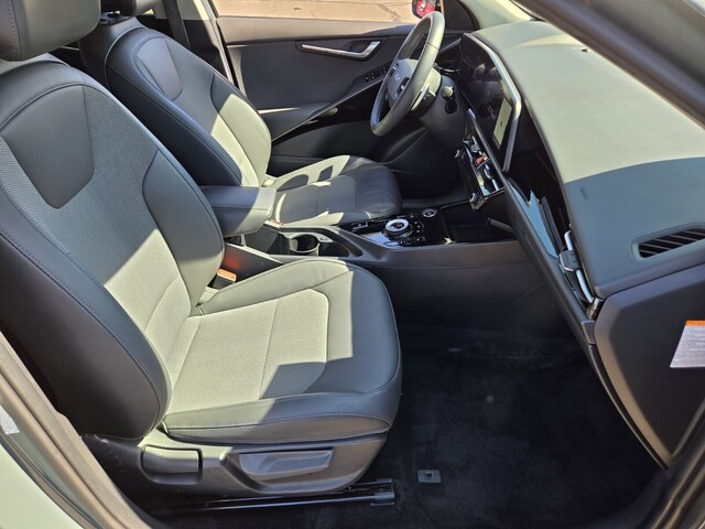 2023 Kia Niro EV Wind - Green exterior view 15