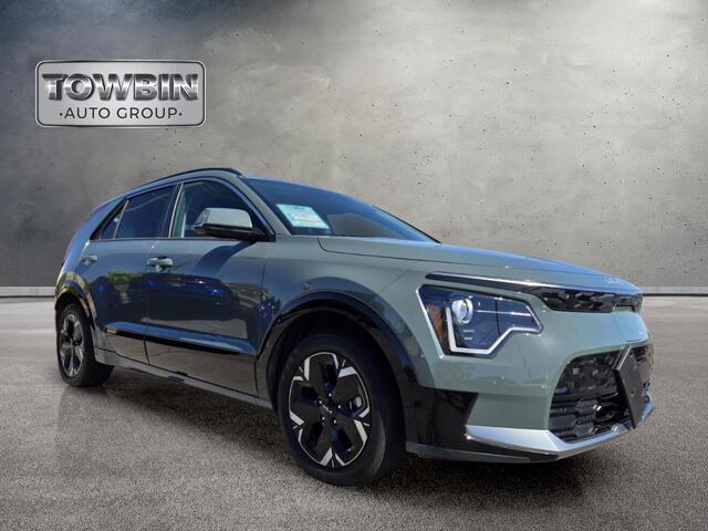 2023 Kia Niro EV Wind - Green exterior view 2