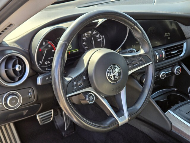 2018 Alfa Romeo Giulia Ti - White exterior view 18