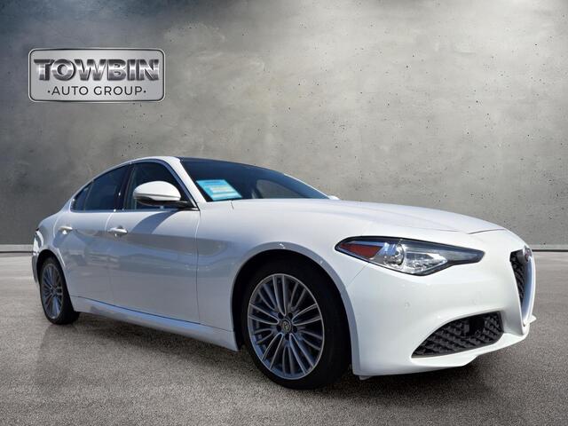 2018 Alfa Romeo Giulia Ti - White exterior view 2