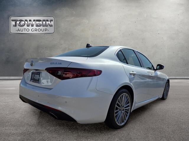 2018 Alfa Romeo Giulia Ti - White exterior view 4