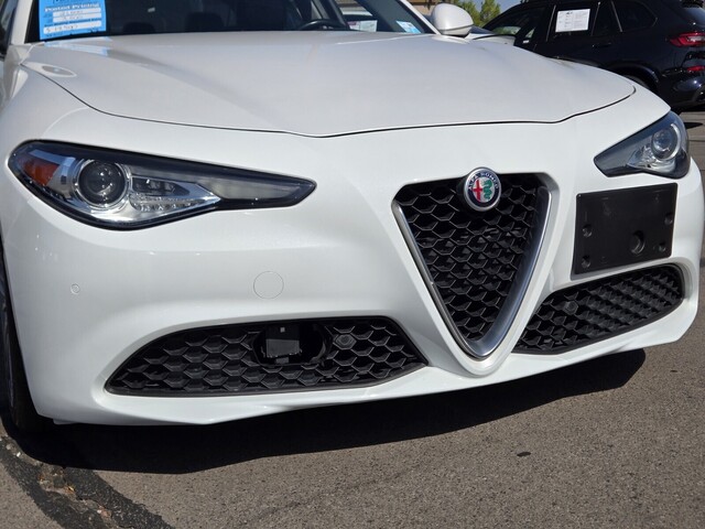 2018 Alfa Romeo Giulia Ti - White exterior view 8