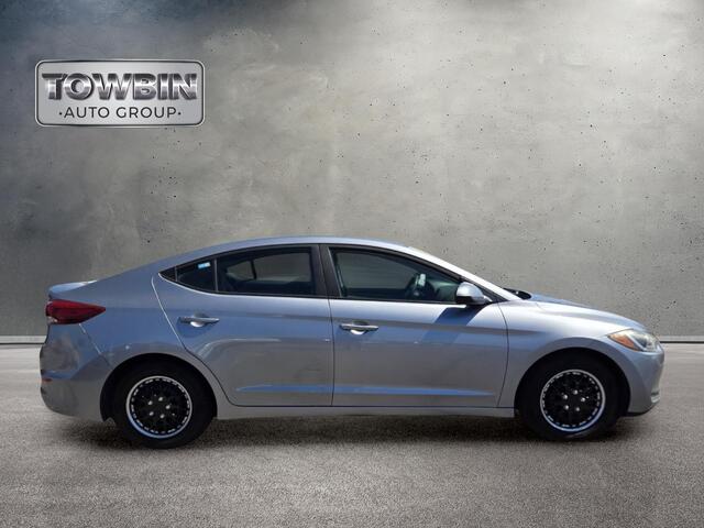 2017 Hyundai Elantra SE - Gray Metallic exterior view 3
