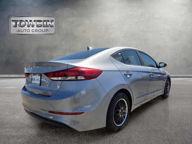 2017 Hyundai Elantra SE - Gray Metallic exterior view 4