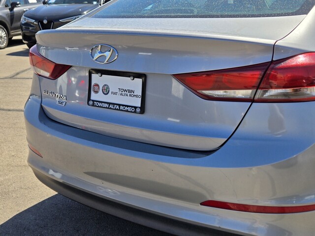 2017 Hyundai Elantra SE - Gray Metallic exterior view 5