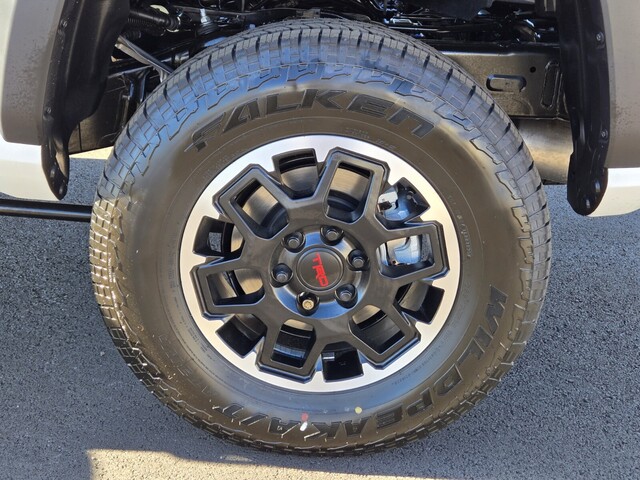 View vehicle photo 6