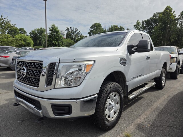  2017 Nissan Titan   