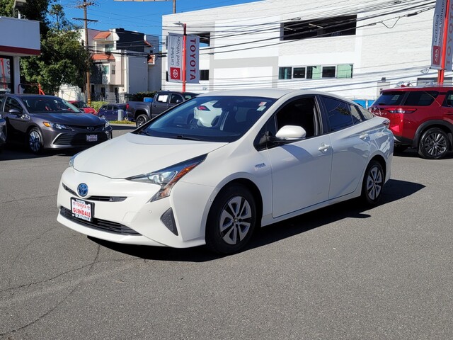 2018 Toyota Prius Two FWD