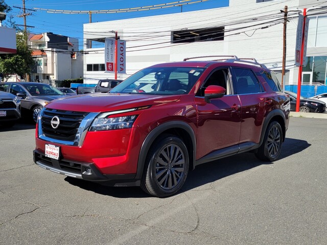 2022 Nissan Pathfinder SL FWD