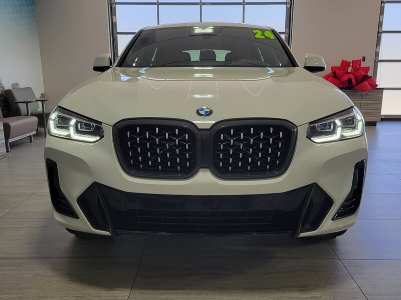 Used 2024 Alpine White BMW XDRIVE30I SPORTS ACTIVITY COUPE image 7
