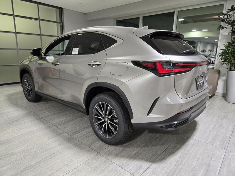 2026 Lexus NX 350 photo 2