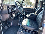 Used 1992 LAND ROVER DEFENDER 110 5-DOOR V8 - (COLLECTOR SERIES) in JACKSONVILLE, FLORIDA (Photo 5)