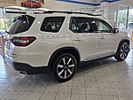Used 2025 Honda Pilot EX-L 2WD in JACKSONVILLE, FLORIDA (Photo 4)