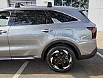 Used 2025 KIA SORENTO HYBRID EX in JACKSONVILLE, FLORIDA (Photo 4)